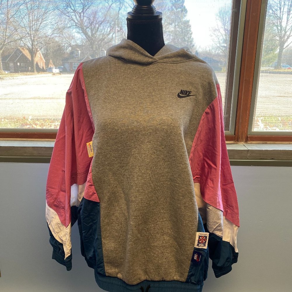 Colorblock Nike Sweatshirt